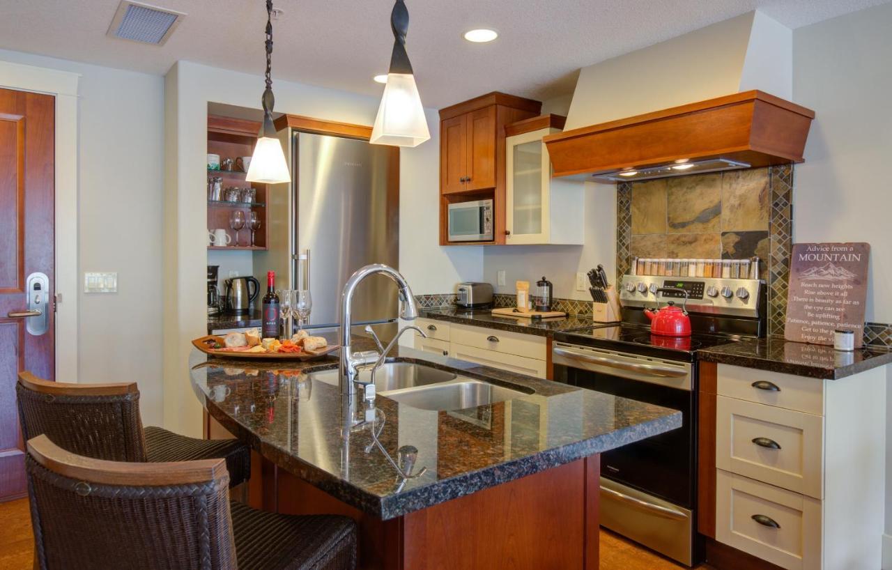 Misty Mountain- Premium 2 Bedroom Mountain View Canmore Esterno foto