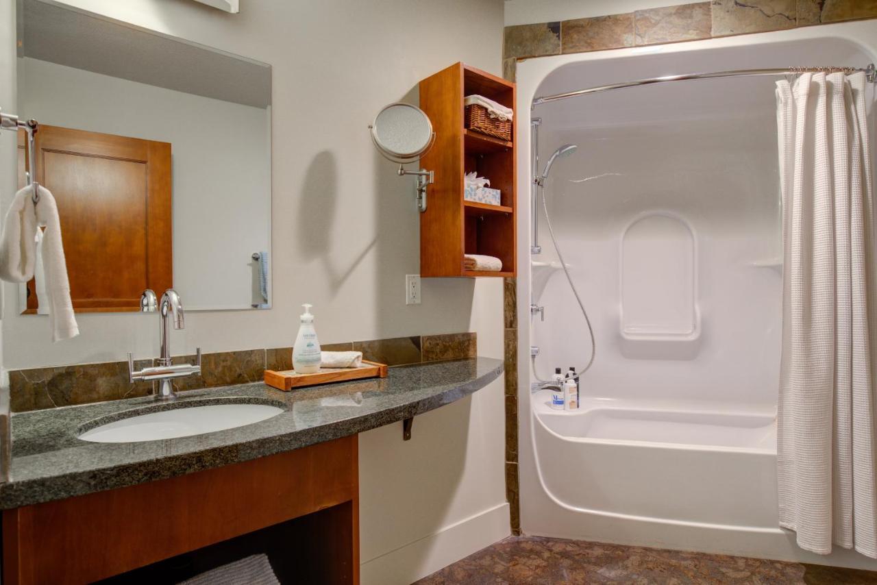 Misty Mountain- Premium 2 Bedroom Mountain View Canmore Esterno foto