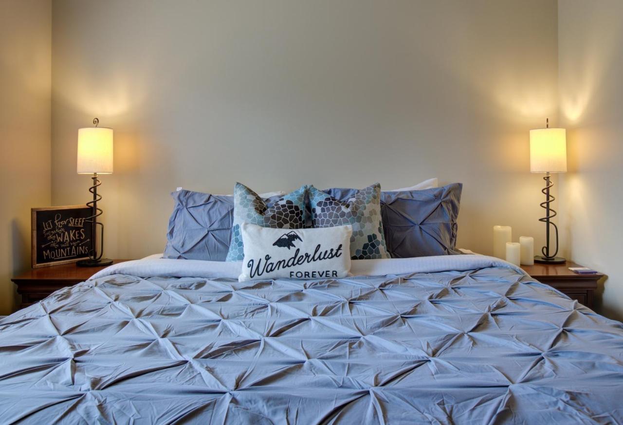 Misty Mountain- Premium 2 Bedroom Mountain View Canmore Esterno foto