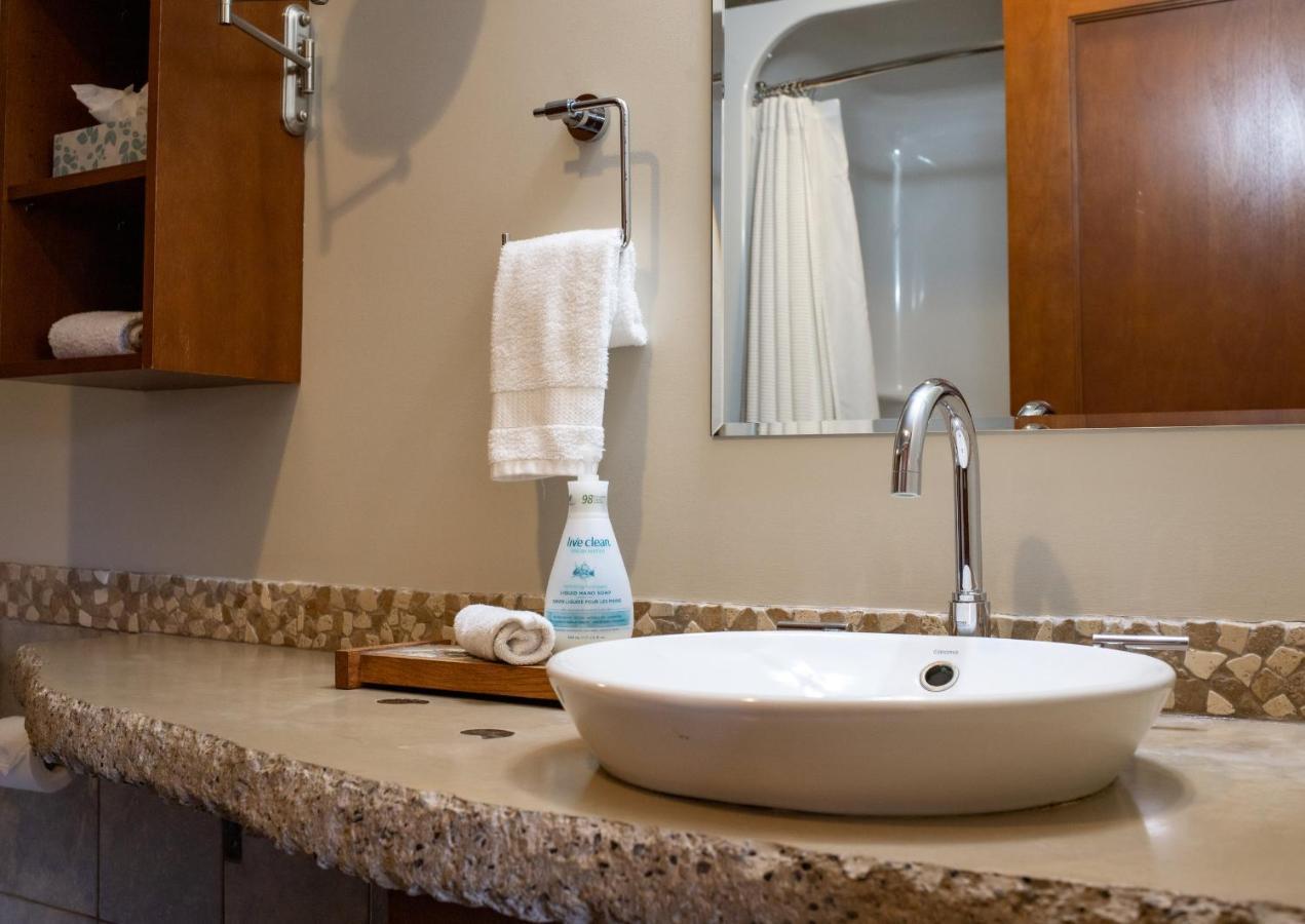 Misty Mountain- Premium 2 Bedroom Mountain View Canmore Esterno foto